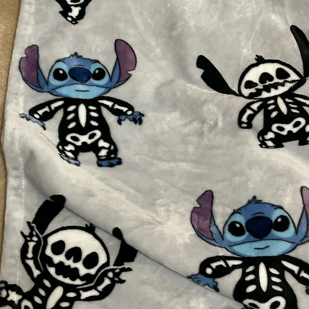 LILo & Stitch Halloween Throw